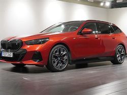 Röd Begagnad 2024 BMW i5 M Sport Sedan | 729 500 kr (Marknadspris)