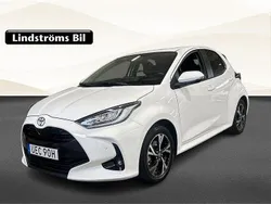 Vit Begagnad 2025 Toyota Yaris Hybrid Active Halvkombi | 279 900 kr (Lite dyr)
