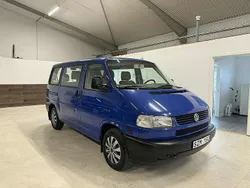 Blå Begagnad 2001 VW Caravelle Minibuss | 69 500 kr