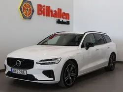 Vit Begagnad 2022 Volvo V60 R-Design Kombi | 389 900 kr (Bra pris)