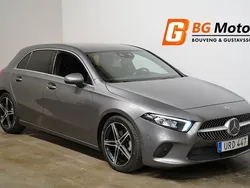 Mörkgrå (grå) Begagnad 2018 Mercedes A180 Halvkombi | 219 900 kr (Marknadspris)