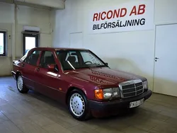 Ljusröd Begagnad 1993 Mercedes 190 Sedan | 69 900 kr