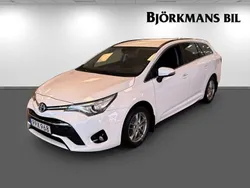 Vit Begagnad 2015 Toyota Avensis Kombi | 189 900 kr (Marknadspris)