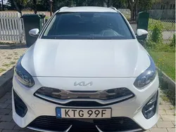 Vit Begagnad 2022 Kia Ceed Sportswagon Advance Kombi | 259 000 kr (Marknadspris)