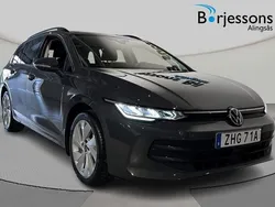 Grå Begagnad 2024 VW Golf VIII Life Kombi | 329 900 kr (Marknadspris)