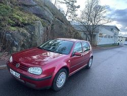 Röd Begagnad 1999 VW Golf IV Trendline Halvkombi | 23 500 kr (Bra pris)