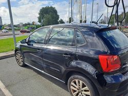 Svart Begagnad 2017 VW Polo | 102 000 kr