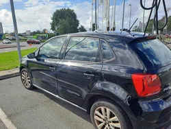 Svart Begagnad 2017 VW Polo | 102 000 kr