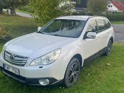 Vit Begagnad 2010 Subaru Outback SUV | 69 500 kr (Marknadspris)