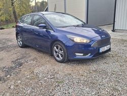 Blå Begagnad 2015 Ford Focus Titanium Halvkombi | 54 900 kr (Marknadspris)