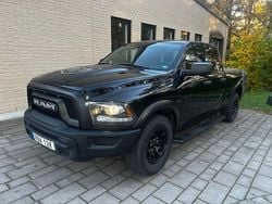 Svart Begagnad 2022 RAM 1500 Pickup | 399 900 kr