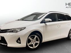 Vit Begagnad 2014 Toyota Auris Kombi | 135 000 kr (Marknadspris)