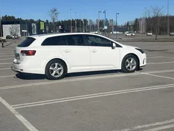 Vit Begagnad 2012 Toyota Avensis Executive Kombi | 85 000 kr (Lite dyr)