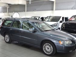 Grå Begagnad 2006 Volvo V70 Momentum Kombi | 59 900 kr