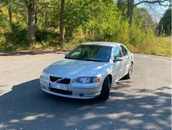 Grå Begagnad 2006 Volvo S60 Kinetic Sedan | 56 900 kr (Dyr)