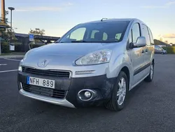 Grå Begagnad 2012 Peugeot Partner Tepee Minibuss | 52 000 kr (Bra pris)