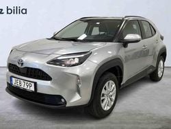 Silver Begagnad 2024 Toyota Yaris Cross SUV | 274 900 kr (Bra pris)
