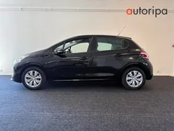 Svart (svart metallic) Begagnad 2014 Peugeot 208 Halvkombi | 74 900 kr (Marknadspris)