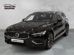 Svart Begagnad 2024 Volvo V60 Core Kombi | 469 000 kr (Marknadspris)