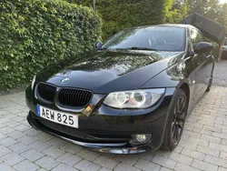 Svart Begagnad 2011 BMW 320 Comfort Edition Sportkupé | 99 000 kr (Marknadspris)