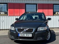 Grå Begagnad 2009 Volvo V50 Momentum Kombi | 54 900 kr (Marknadspris)