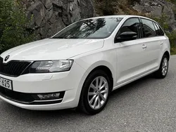 Vit Begagnad 2018 Skoda Rapid Halvkombi | 119 900 kr (Marknadspris)