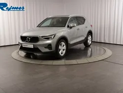 Grå Begagnad 2023 Volvo XC40 Core SUV | 334 900 kr (Marknadspris)