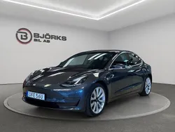 Grå Begagnad 2019 Tesla Model 3 Long Range AWD Sedan | 249 500 kr (Marknadspris)