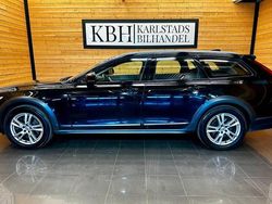 Svart Begagnad 2019 Volvo V90 CC Momentum Kombi | 194 900 kr (Marknadspris)