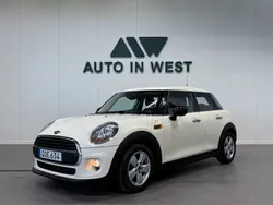 Vit Begagnad 2017 Mini ONE Pepper Halvkombi | 109 900 kr (Marknadspris)