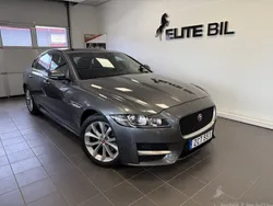 Grå Begagnad 2017 Jaguar XF R-Sport Sedan | 249 900 kr (Marknadspris)
