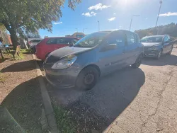 Röd Begagnad 2004 Renault Clio R.S. Expression Halvkombi | 19 900 kr