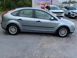 Silver Begagnad 2005 Ford Focus Halvkombi | 17 000 kr (Lite dyr)