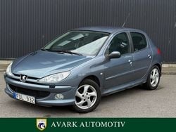 Mörkgrå Begagnad 2006 Peugeot 206 Halvkombi | 29 900 kr (Lite dyr)