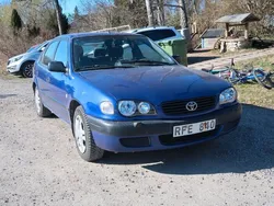 Blå Begagnad 1999 Toyota Corolla Halvkombi | 14 500 kr (Marknadspris)