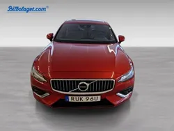 Röd Begagnad 2020 Volvo S60 Inscription Sedan | 319 900 kr (Marknadspris)