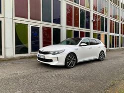Vit Begagnad 2017 Kia Optima Hybrid Comfort Sedan | 159 900 kr (Marknadspris)
