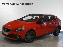 Röd Begagnad 2013 Volvo V40 CC Momentum Kombi | 169 900 kr (Marknadspris)