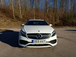 Vit Begagnad 2017 Mercedes A180 AMG Halvkombi | 160 000 kr (Marknadspris)