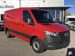 Röd (jupiterröd) Ny 2025 Mercedes E-Sprinter Van | 889 000 kr (Marknadspris)