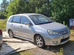 Silver Begagnad 2004 Suzuki Liana Halvkombi | 11 000 kr