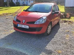 Röd Begagnad 2007 Renault Clio R.S. Halvkombi | 15 000 kr (Marknadspris)