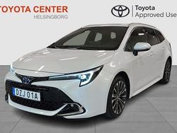 Vit Begagnad 2023 Toyota Corolla Style Kombi | 269 900 kr (Marknadspris)