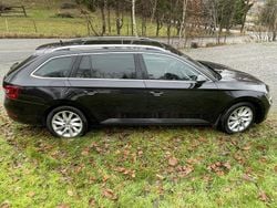Svart Begagnad 2018 Skoda Superb Kombi | 185 000 kr (Marknadspris)
