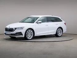 Vit Begagnad 2021 Skoda Octavia Business Line Kombi | 225 000 kr (Marknadspris)