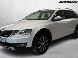 Vit Begagnad 2017 Skoda Octavia Scout Kombi | 195 000 kr (Marknadspris)