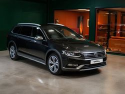 Mörkgrå (grå) Begagnad 2017 VW Passat Alltrack Kombi | 219 900 kr (Marknadspris)