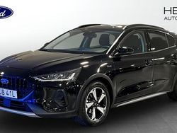 Svart (black) Begagnad 2022 Ford Focus Active Halvkombi | 204 900 kr (Marknadspris)