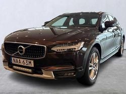 Mörkbrun Begagnad 2019 Volvo V90 CC SE Kombi | 269 900 kr (Marknadspris)