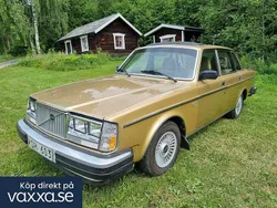 Gul Begagnad 1979 Volvo 264 Sedan | 49 120 kr